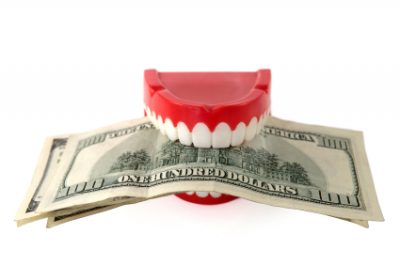 featured image for affordable dental crowns